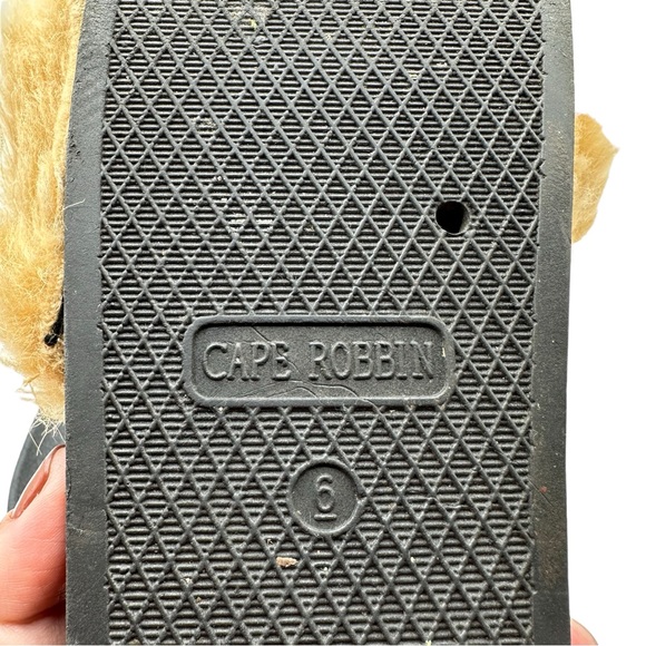 Cape Robbin Moira Faux Fur Slip On Open Toe Casual Sandal Slides Tan Black 6 - Picture 13 of 15